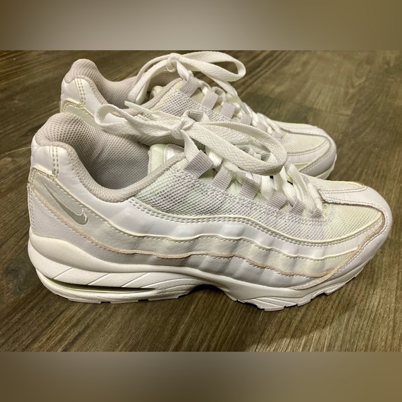 Nike Shoes - *Like New* Nike Air Max 95 Size 5.5Y/Women’s 7 White Shimmer Running Shoes